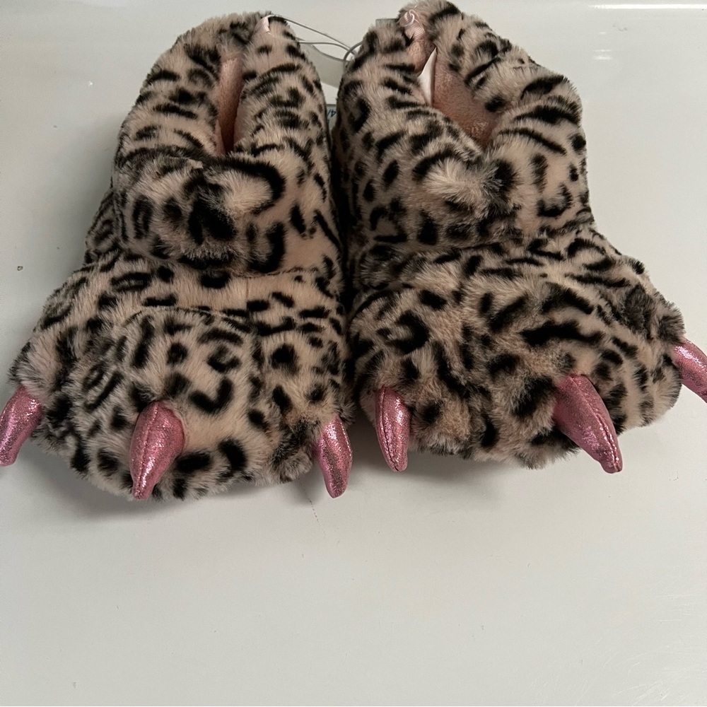 NWT Cat & Jack Furry Animal Print Slippers with Sparkly Pink Claws